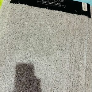 Rachel Zoe Soft Gray Bath Mat Set sparkly